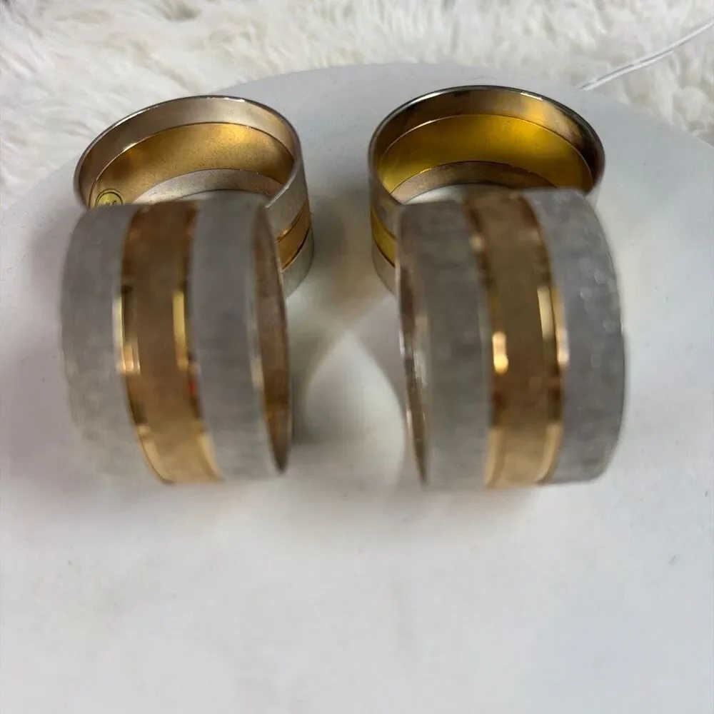Vintage Set of New 4 William Wm A Rogers Oneida Silverplated Brass Napkin Rings